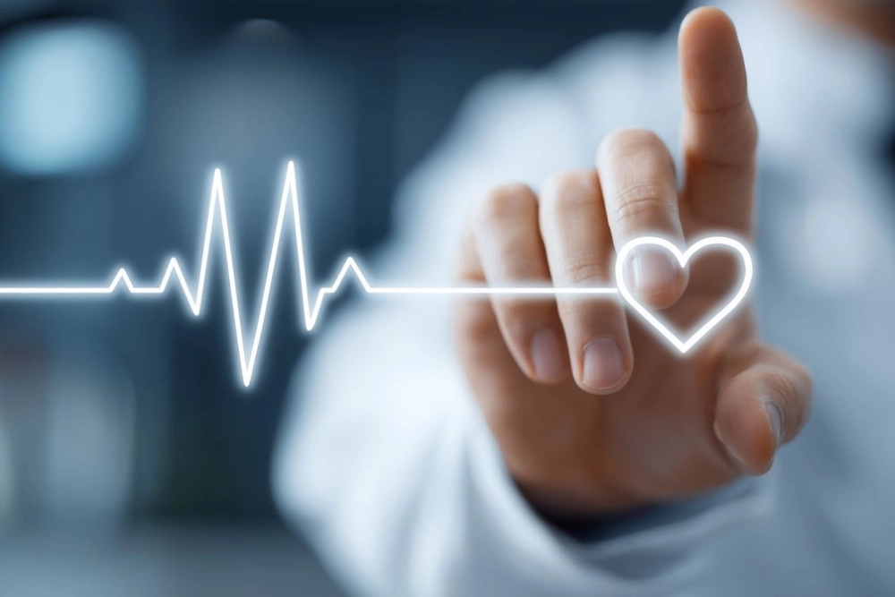 برای تپش قلب به چه پزشکی مراجعه کنیم؟
